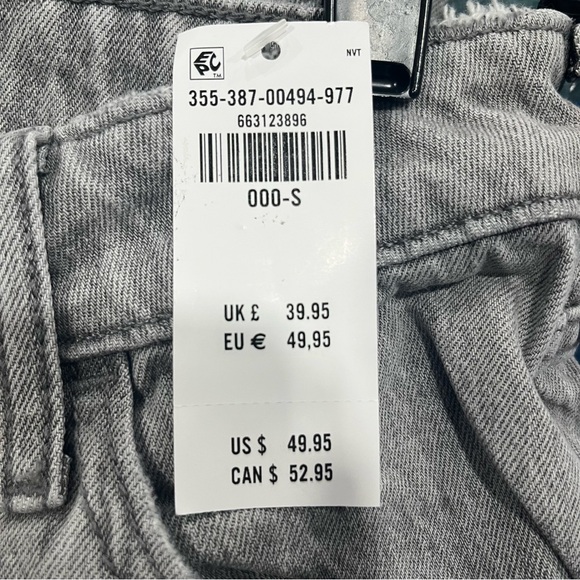 Hollister Low-Rise Baggy Jeans - Picture 5 of 8